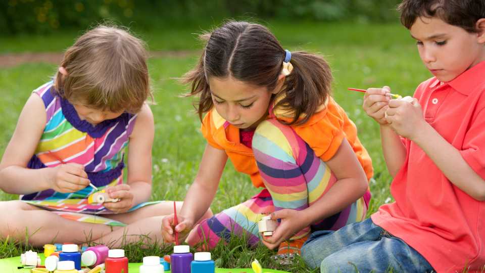 Arts and crafts activities for kids 