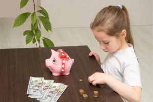 Teaching kids about saving money
